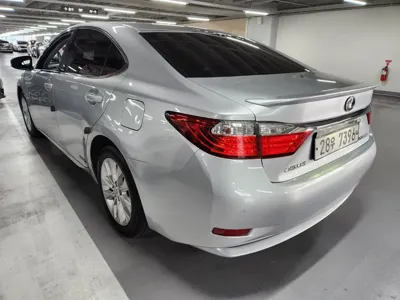 Lexus ES 2014, 113000 км, за 10726.12 USD - фото 2