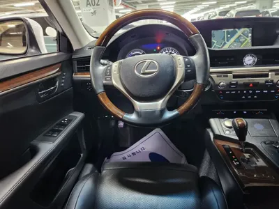 Lexus ES 2014, 113000 км, за 10726.12 USD - фото 7