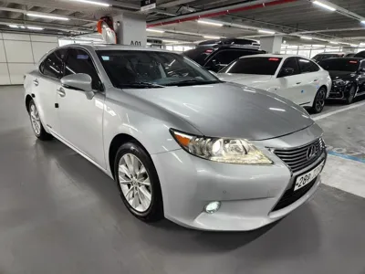 Lexus ES 2014, 113000 км, за 10726.12 USD - фото 11