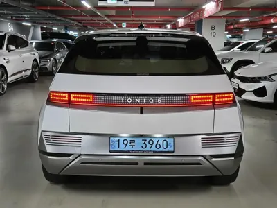 Hyundai Ioniq5 2022, 98200 км, за 18970.72 USD