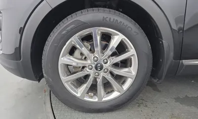Kia Sorento 2016, 141303 км, за 8269.84 USD