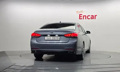 Hyundai Genesis 2016, 163119 км, за 4825.49 USD