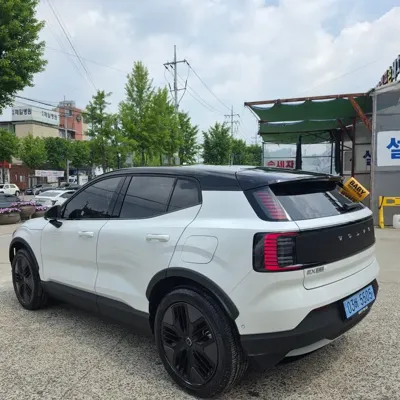 Volvo EX30 2026, 4000 км, за 29628.17 USD