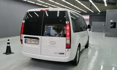 Hyundai Staria 2023, 64389 км, за 17112.65 USD