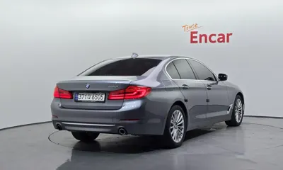 BMW 5-Series 2019, 40004 км, за 17068.41 USD