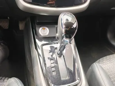 Nissan Tiida 2019, 21000 км, за 6621.41 USD - фото 18