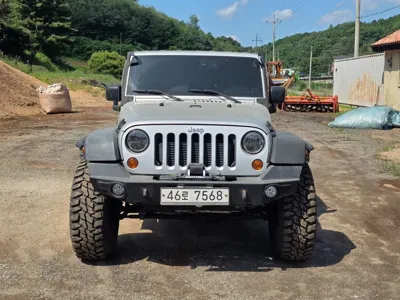 Jeep Wrangler · 2011 год