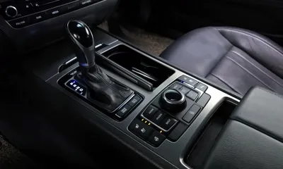 Hyundai Genesis 2015, 122576 км, за 8145.69 USD - фото 9