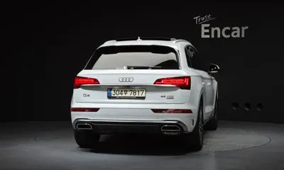 Audi Q5 2023, 44899 км, за 29838.12 USD
