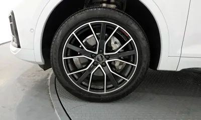 Audi Q5 2023, 13624 км, за 31456.93 USD