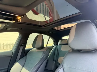 Mercedes-Benz C-Class 2022, 54283 км, за 25460.69 USD - фото 11