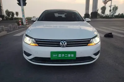 Volkswagen Lamando 2015, 105200 км, за 6714 USD