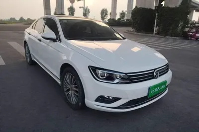 Volkswagen Lamando 2015, 105200 км, за 6714 USD