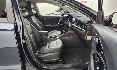 Kia Niro 2020, 66413 км, за 11693.56 USD - фото 11