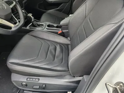 Volkswagen Jetta 2024, 11140 км, за 17581.55 USD - фото 15