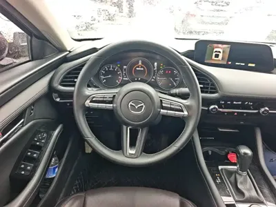 Mazda 3 Axela 2021, 72500 км, за 9149.79 USD - фото 11