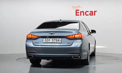 Hyundai Genesis 2016, 120476 км, за 6114.47 USD