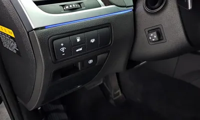 Hyundai Genesis 2016, 120476 км, за 6108.51 USD - фото 19