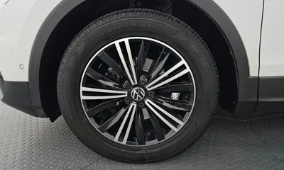 Volkswagen Tiguan 2022, 50449 км, за 20101.5 USD
