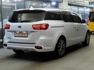 Kia Canival 2020, 126590 км, за 10278.96 USD