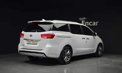 Kia Canival 2015, 119182 км, за 5939.87 USD
