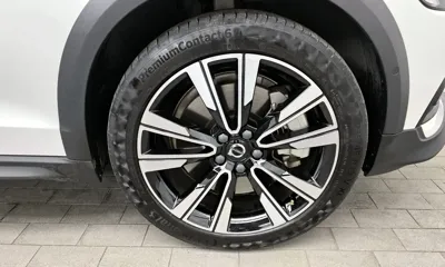 Volvo V60 2022, 36152 км, за 25702.01 USD