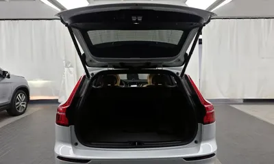 Volvo V60 2022, 36152 км, за 25702.01 USD - фото 20