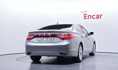 Hyundai Grandeur 2011, 155457 км, за 2953.92 USD
