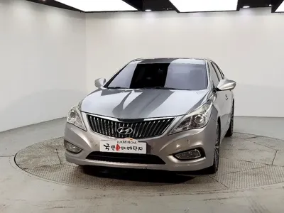 Hyundai Grandeur 2014, 411083 км, за 1625.17 USD