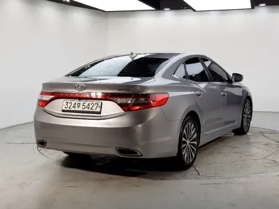Hyundai Grandeur 2014, 411083 км, за 1625.17 USD