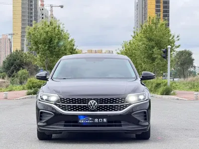 Volkswagen Passat 2022, 65000 км, за 17592.51 USD