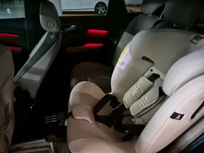 Audi Q4 e-tron 2025, 4500 км, за 31114.61 USD - фото 8