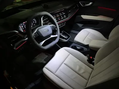 Audi Q4 e-tron 2025, 4500 км, за 31114.61 USD - фото 9