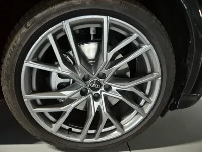 Audi Q4 e-tron 2025, 4500 км, за 31114.61 USD - фото 15