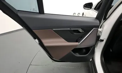 BMW 5-Series 2024, 35055 км, за 32814.76 USD - фото 24