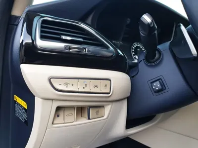 Genesis EQ900 2016, 181635 км, за 14113.17 USD