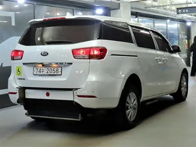 Kia Canival 2018, 182121 км, за 8645.9 USD - фото 2