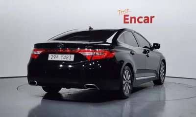 Hyundai Grandeur 2016, 185012 км, за 4426.82 USD