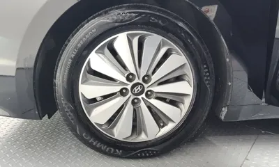 Hyundai Grandeur 2016, 185012 км, за 4426.82 USD