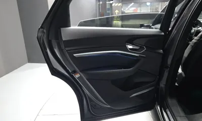 Audi e-tron 2022, 103450 км, за 29208.98 USD - фото 25