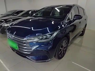 BYD MAX New Energy 2023, 48700 км, за 10484.07 USD