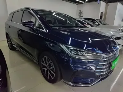 BYD MAX New Energy 2023, 48700 км, за 10484.07 USD