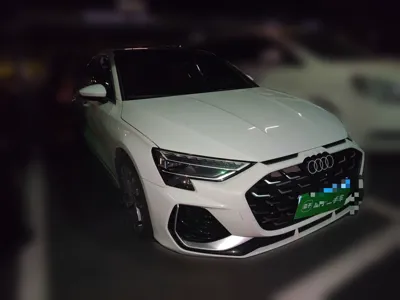 Audi A3 2025, 5000 км, за 22557 USD