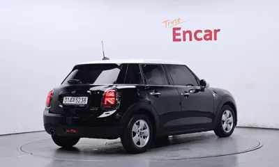 MINI Cooper 2019, 23374 км, за 10336.08 USD