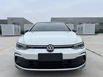 Volkswagen Golf 2022, 31000 км, за 19153.18 USD