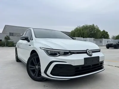 Volkswagen Golf 2022, 31000 км, за 19153.18 USD