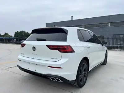 Volkswagen Golf 2022, 31000 км, за 19153.18 USD