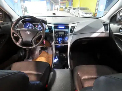 Hyundai Sonata 2011, 81976 км, за 2494.42 USD