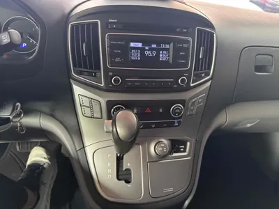 Hyundai Starex 2019, 91773 км, за 9441.94 USD - фото 10