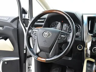 Toyota Alphard 2017, 110000 км, за 59887.01 USD - фото 9